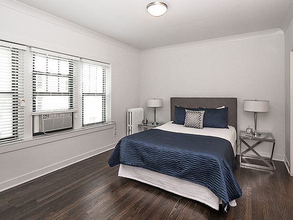 2nd image of 5425 N Clark St #2134827