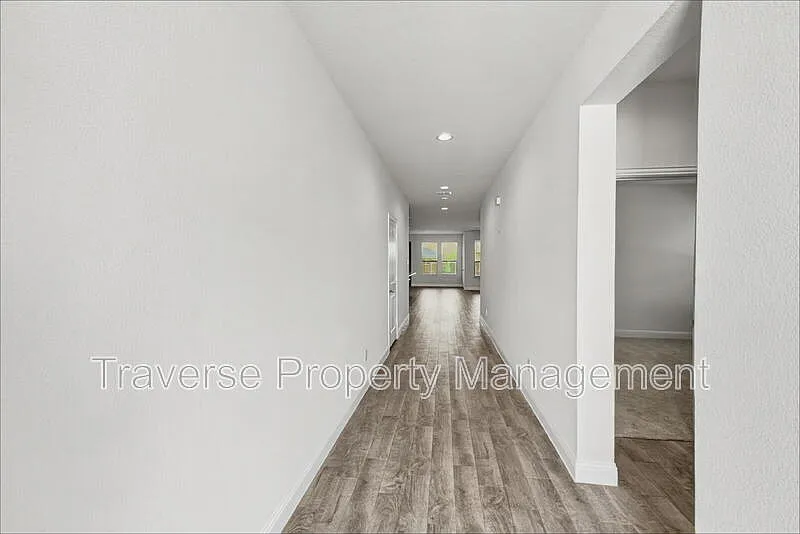 4 bed, 3.0 bath, 2993 sqft, $2,750 — Photo 4