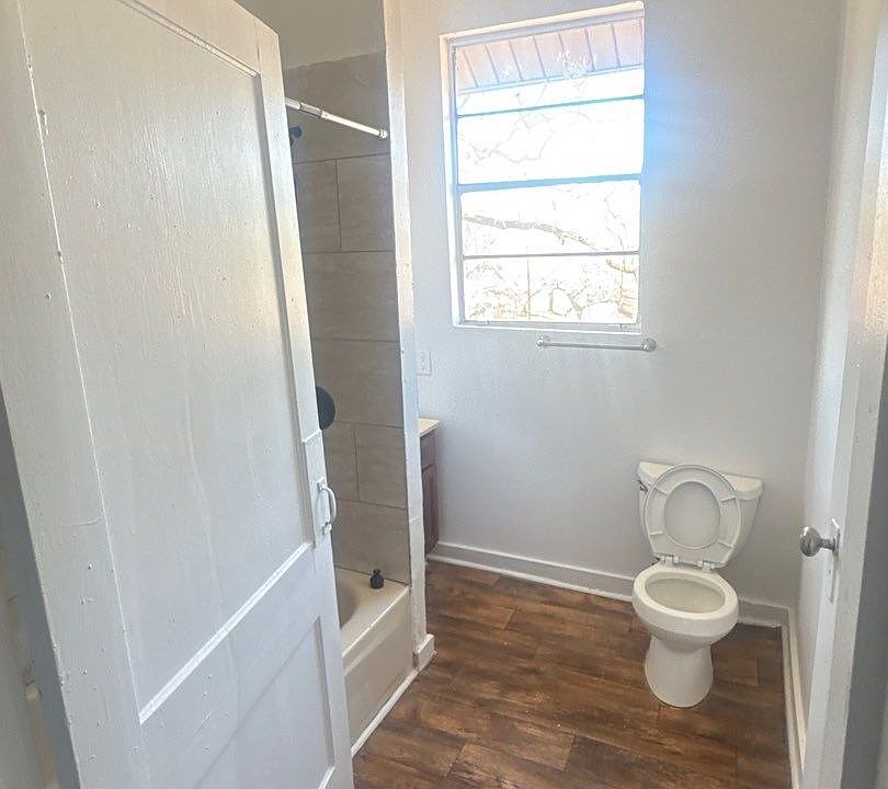 1st image of 323 Wilkinson St