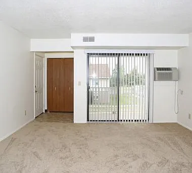 Wood Creek Apartments — Photo 2