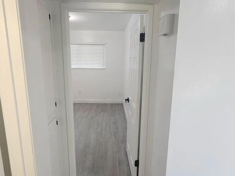924 Kensington St #D — Photo 7