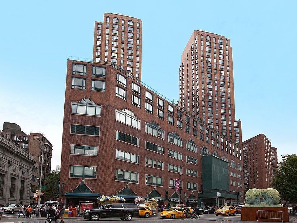 1st image of 1 Irving Pl APT P10