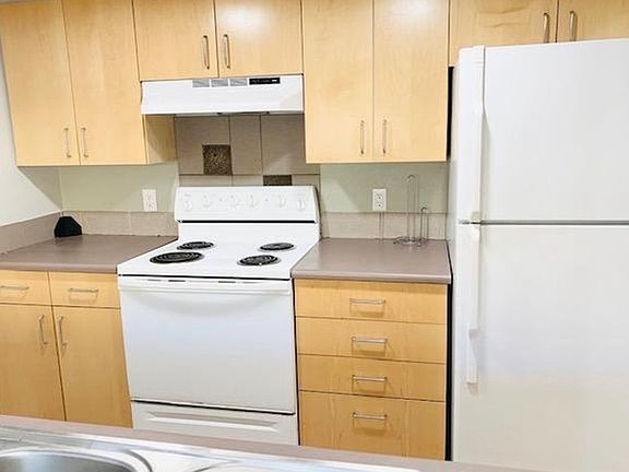 4th image of 13204 Candelaria Rd NE