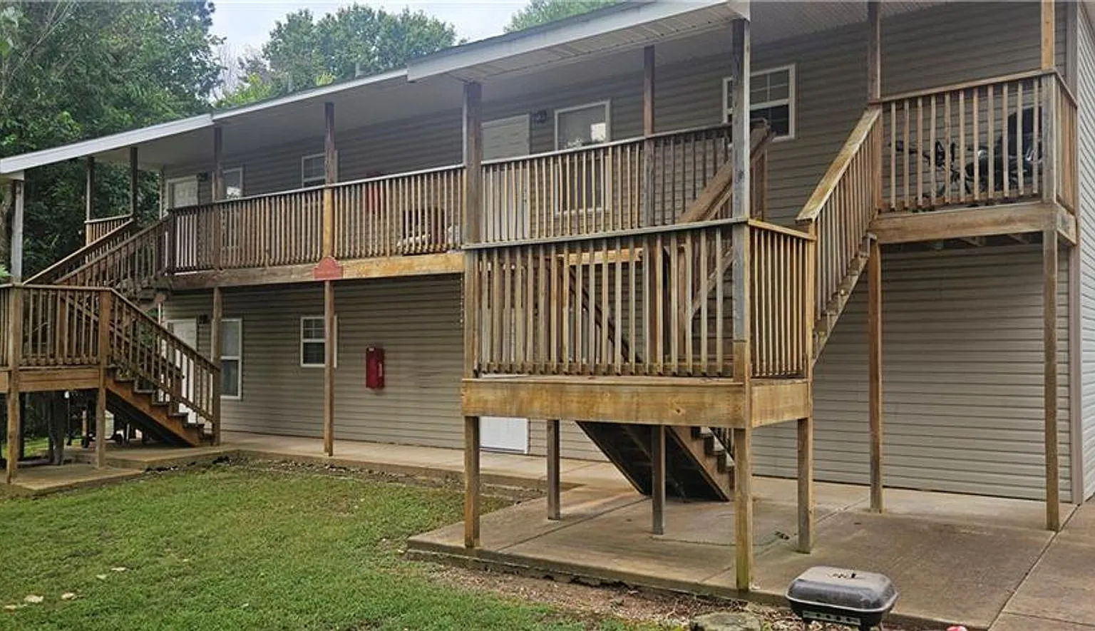 Razorback Rd Apartments — Photo 3