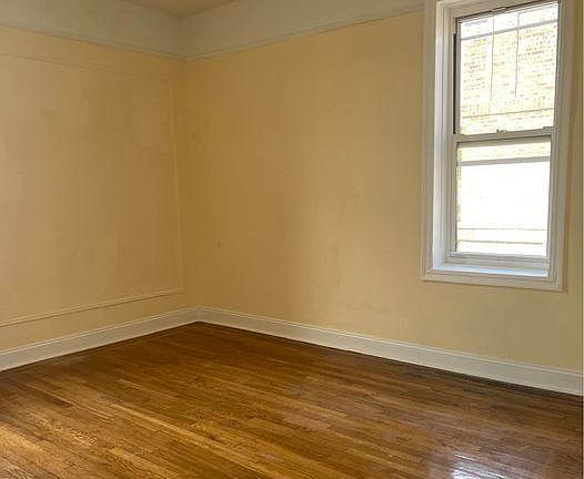 2nd image of 3472 Knox Pl APT 6F