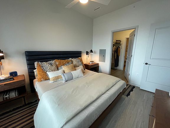 5th image of 363 N Grant St #801