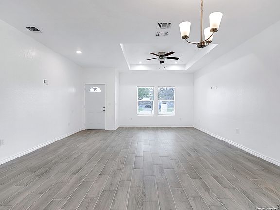 2nd image of 614 Erline Ave