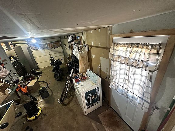 4th image of 3309 SE 24th St