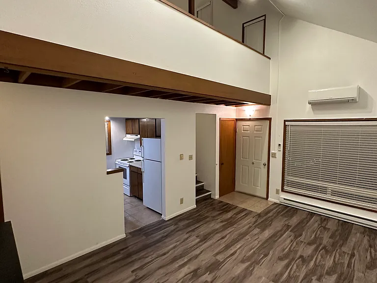 910 E 9th Ave #4 — Photo 11