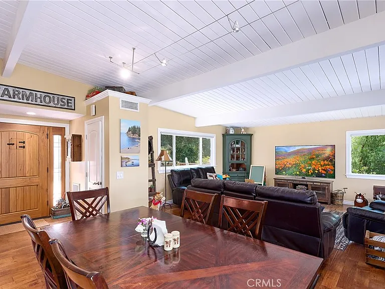 1014 Hacienda Dr — Photo 4