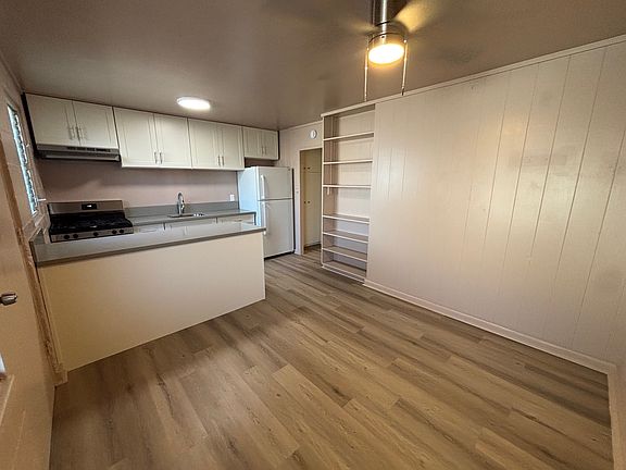 2nd image of 2105 Algaroba St APT 2