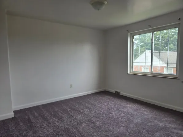 Charles St, 333-335 Charles Ave #2, New Kensington, PA 15068