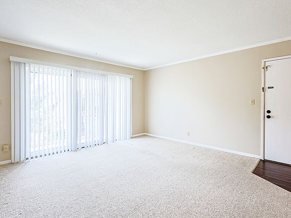 5th image of 2811 Pembroke Ln #C26