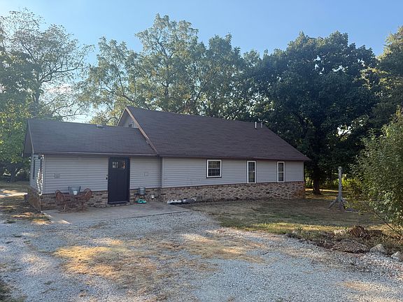 3rd image of 1964 Morris Road