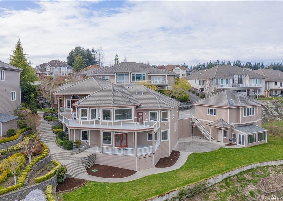 1st image of 15821 136th Avenue Ct E