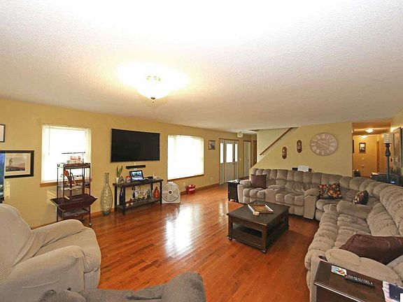 3rd image of 208 Northridge Ct