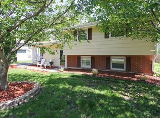 1918 Hazelwood Dr, Lindenhurst, IL