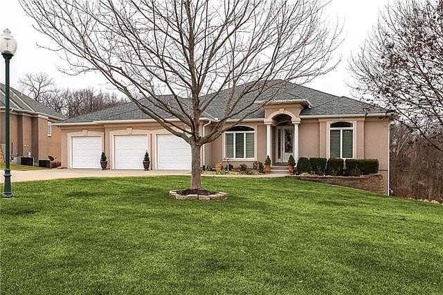 1st image of 1605 NW Sunridge Dr