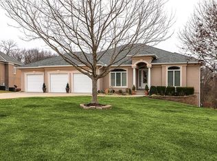 1605 NW Sunridge Dr, Blue Springs, MO 64015