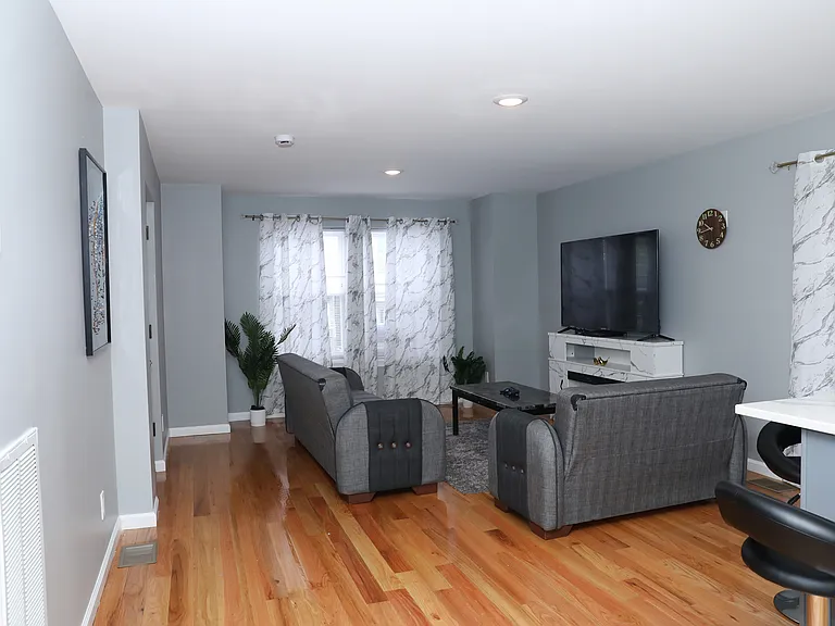 288 S 7th St #1 — Photo 21