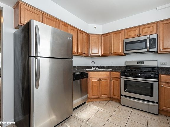 2nd image of 2001 W Touhy Ave #2003-103