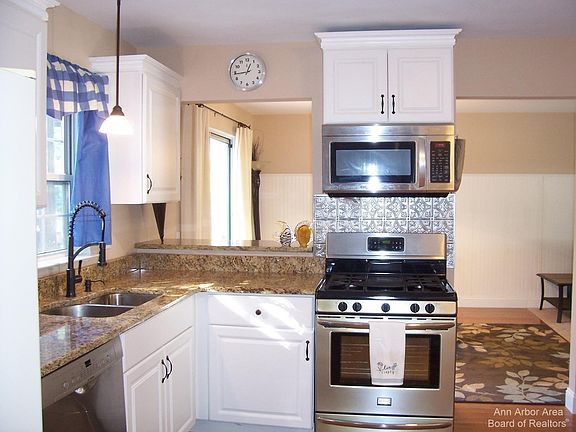 5th image of 7948 Lake Crest Dr