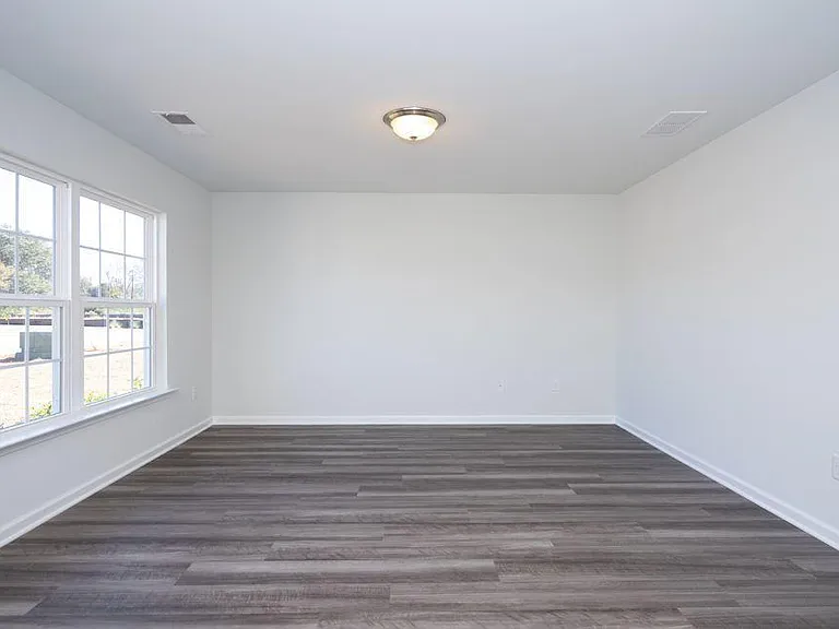 345 Bering Ln — Photo 4