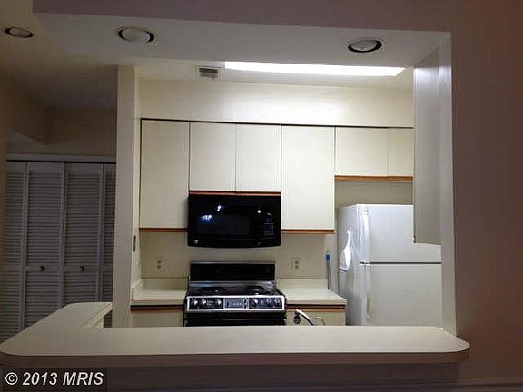 5th image of 5913 Barbados Pl APT 103