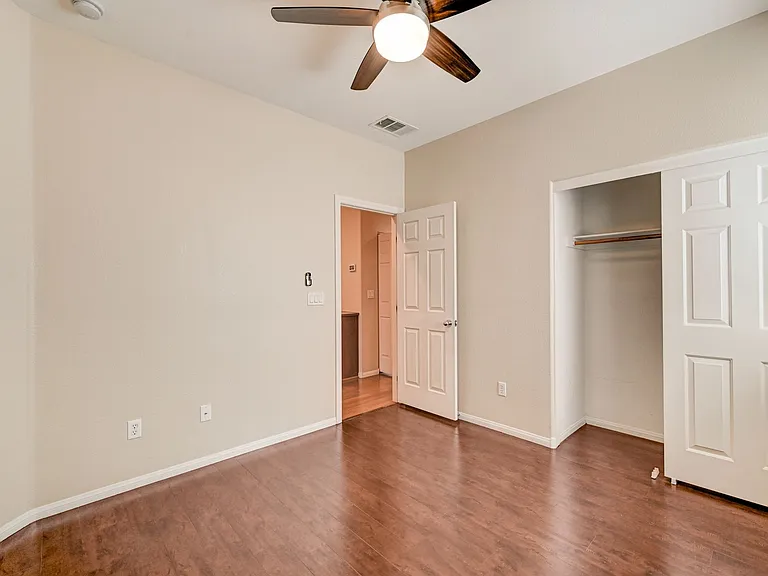 4421 Desert Home Ave — Photo 37