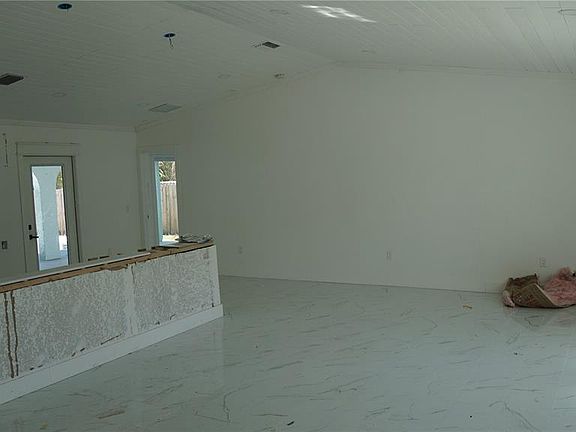 3rd image of 23268 Avacado Ave