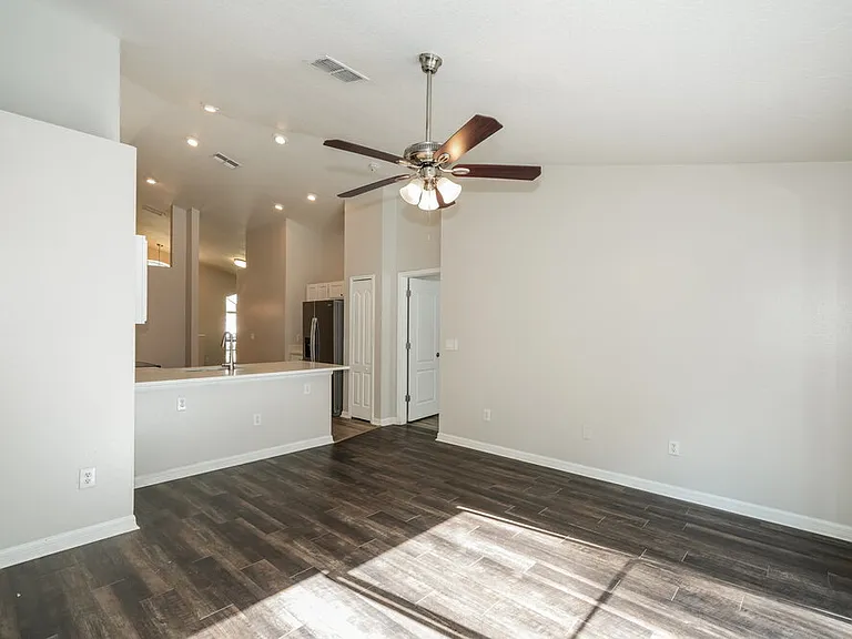 6410 Buckhead Ct — Photo 9