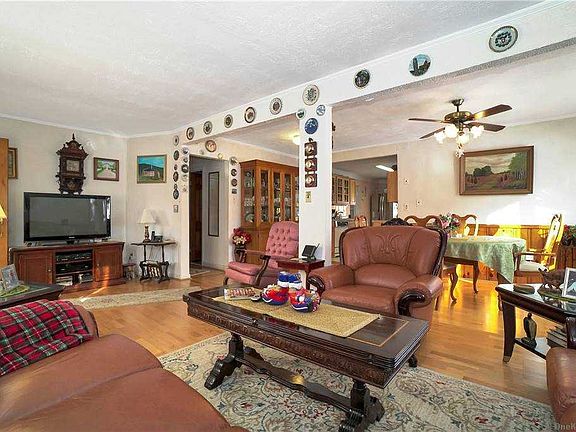 5th image of 286 Rose Ln
