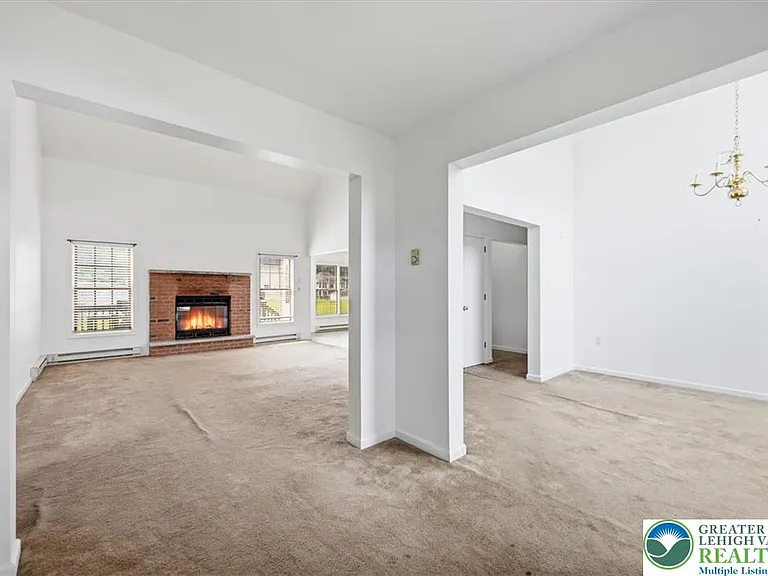 86 Northpark Dr E — Photo 23