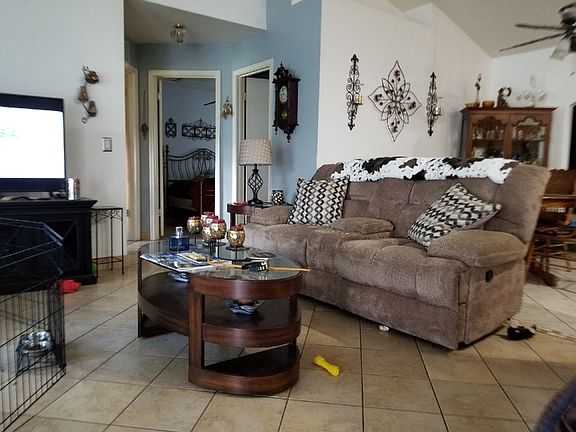 2nd image of 908 Old Mail Ln