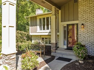 9351 Cedar Forest Rd, Eden Prairie, MN 55347