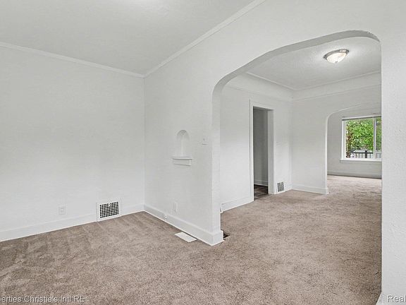 5th image of 5911 Yorkshire Rd