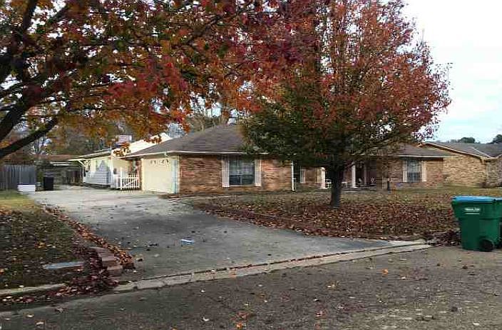 2nd image of 604 White Oak Dr