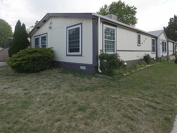 2nd image of 8391 Garfield Circle