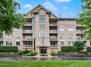 1761 Pavilion Way Unit 503, Park Ridge, IL 60068