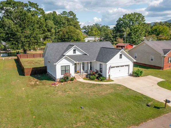 504 Anniston Ave, Piedmont, AL 36272