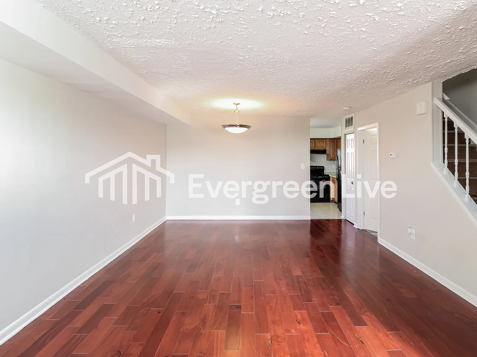 3 bed, 1.5 bath, 1152 sqft, $1,695 — Photo 3