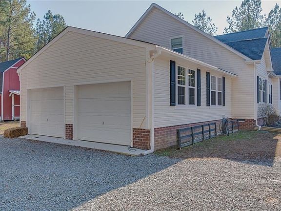 3rd image of 15848 Woodcliff Ln