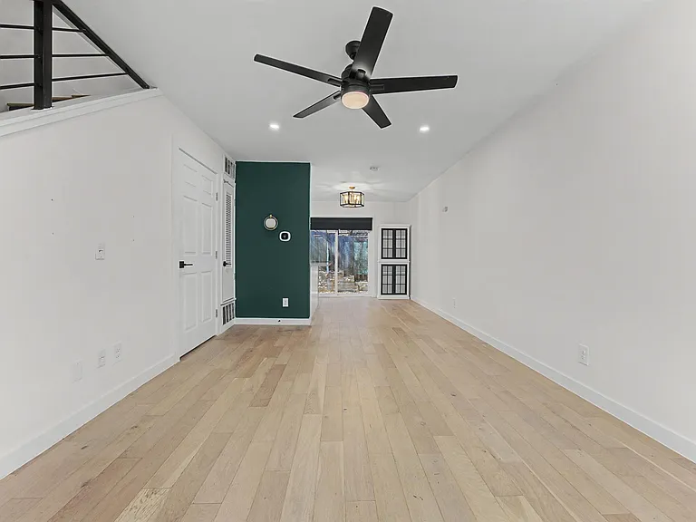 3806 Southridge Dr #4 — Photo 2