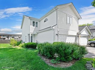 902 Jordan Ct, Westmont, IL 60559