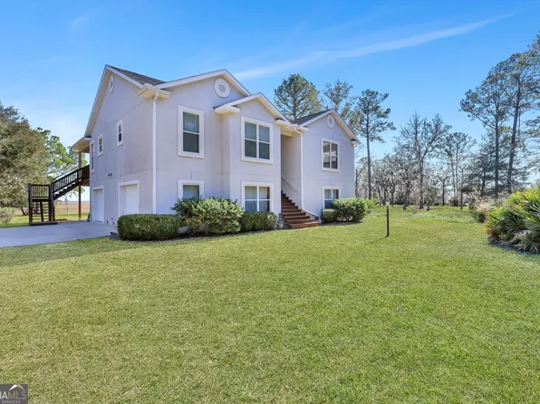 466 Pelican Cir, Woodbine, GA 31569