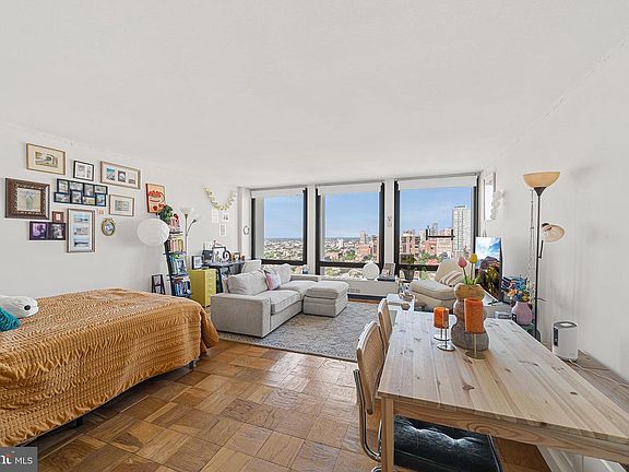 3rd image of 210 Locust St APT 25E