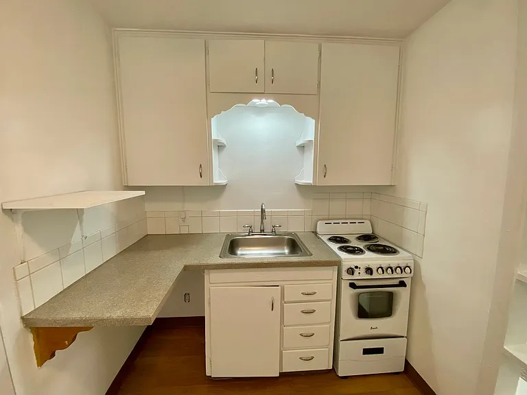 2741 Brooks Ave NE — Photo 5