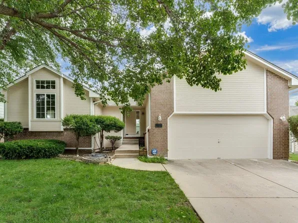 3737 N Whispering Brook Ct, Wichita, KS 67220