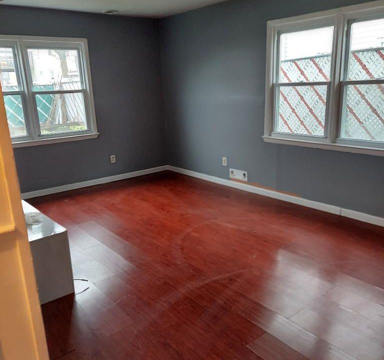 1st image of 778 Tysens Ln