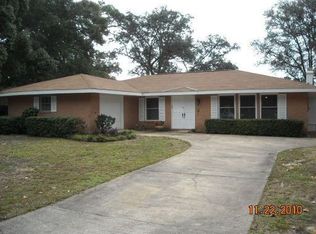 14 Hickory Ave, Shalimar, FL 32579